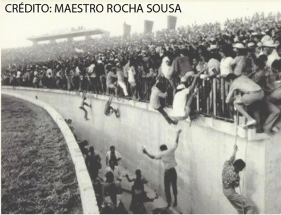 Lances do jogo Flamengo e Tiradentes no Albertão